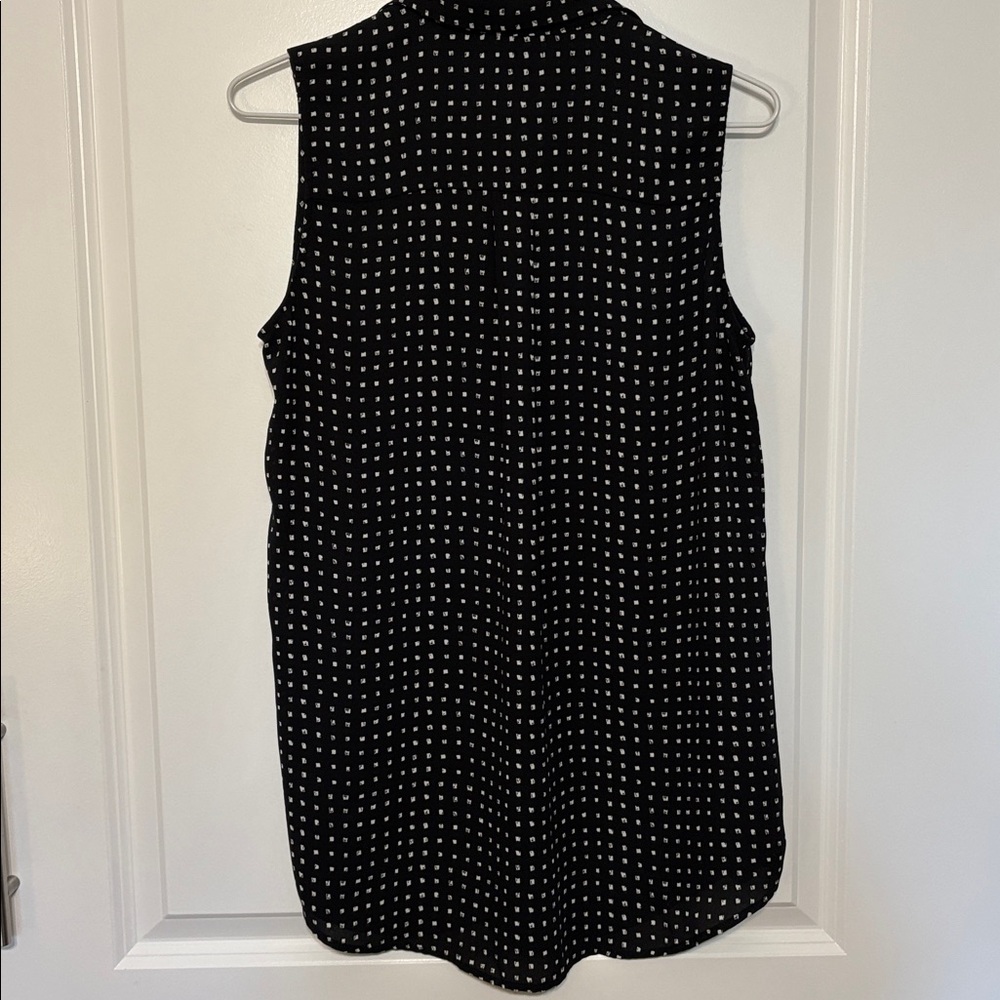 Tristan Black Button-Front Printed Sleeveless Shirt - Picture 5 of 9